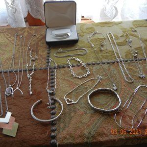 Vintage to Now Mixed Silvertone & Sterling SilverJewelry Bundle (jew8)